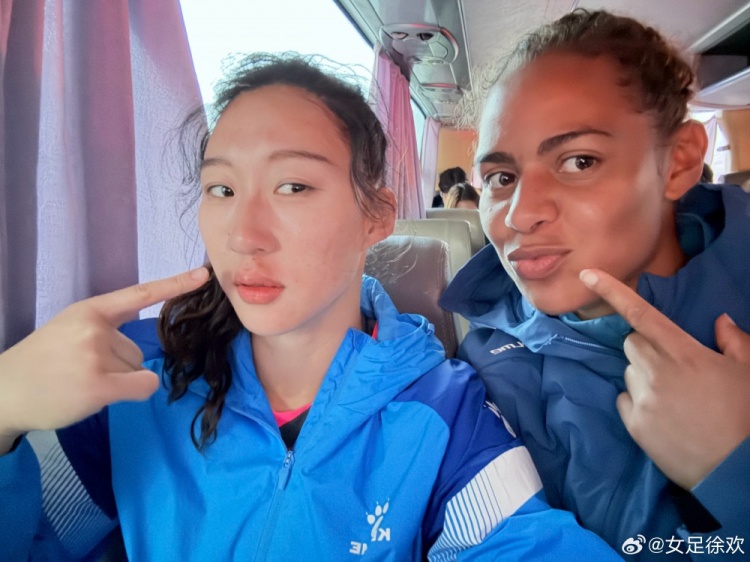 神勇！女足國門徐歡曬照，比賽中被球砸臉仍力保球門不失