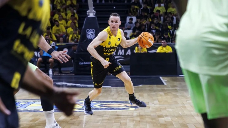NBA初代老六，42歲進(jìn)入生涯巔峰？！