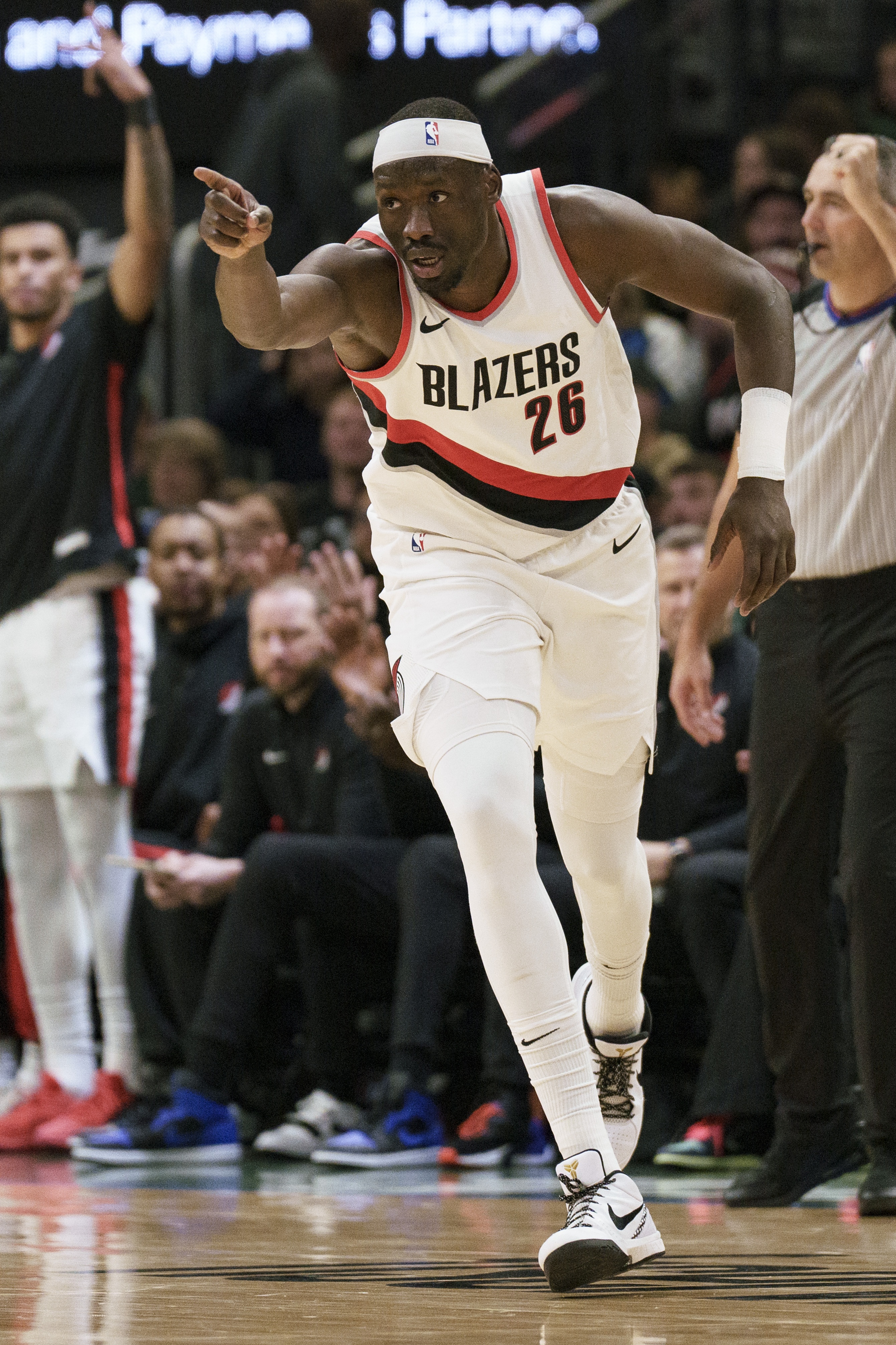 CBA名宿！里斯上半場三分4中3 11分鐘砍下11分5籃板