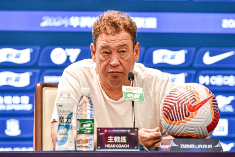 伊萬(wàn)稱(chēng)國(guó)腳聯(lián)賽出場(chǎng)率不足，斯盧茨基回應(yīng)：希望國(guó)家隊(duì)能有新發(fā)現(xiàn)