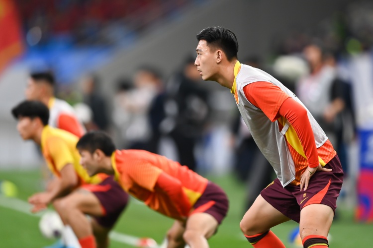 足球報：張玉寧、蔣圣龍均有不同程度傷病，伊萬未讓在熱身賽出場