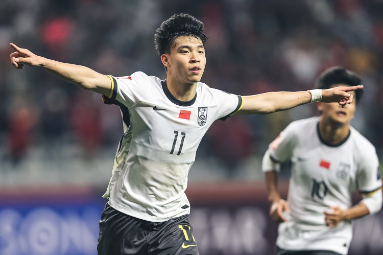 北青體育：18歲“跳級(jí)生”王鈺棟有望進(jìn)入國足客戰(zhàn)沙特名單！